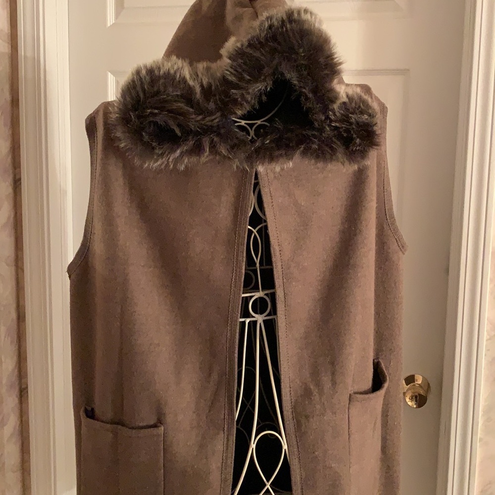 Sleeveless hooded sweater, smoke & pet free home